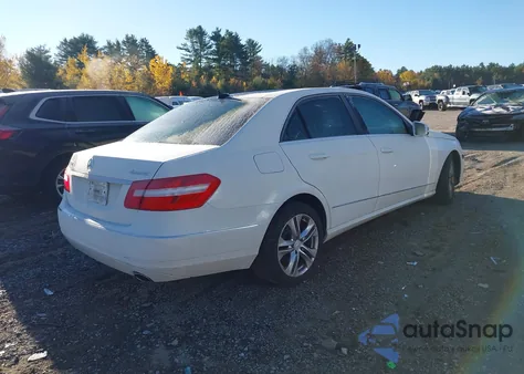 2010 Mercedes-Benz E 350 4Matic z USA, uszkodzony, nr VIN WDDHF8HB4AA153276